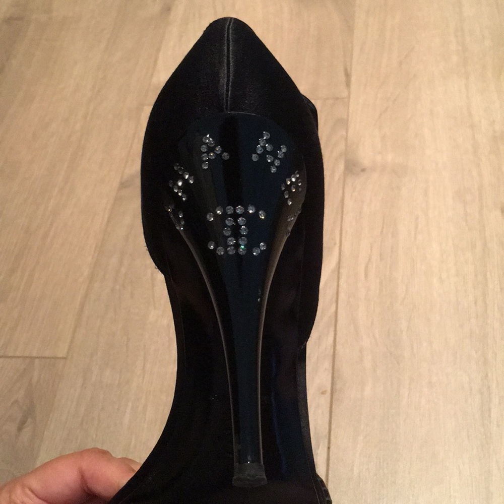 Chanel - black sandal heel